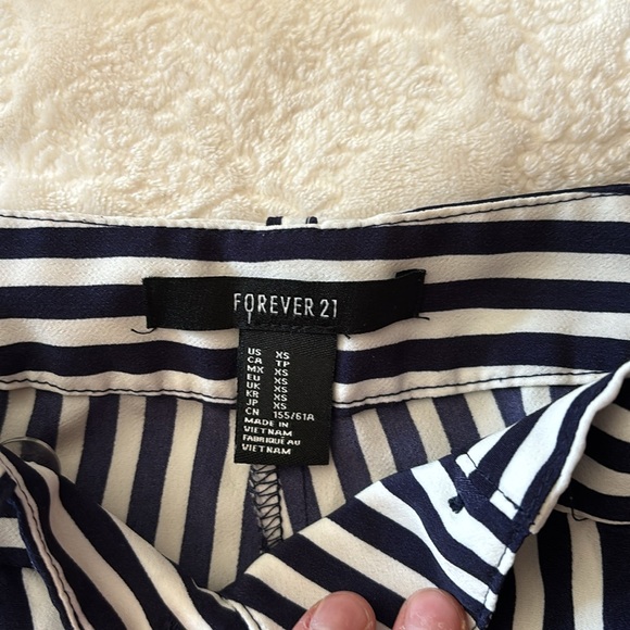 Shorts/ high waisted - Picture 2 of 3